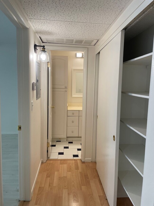 Building Photo - 2 bed 2 bath in Stoneybrook Villas