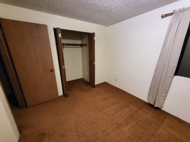 Building Photo - 679 Brookside Ct