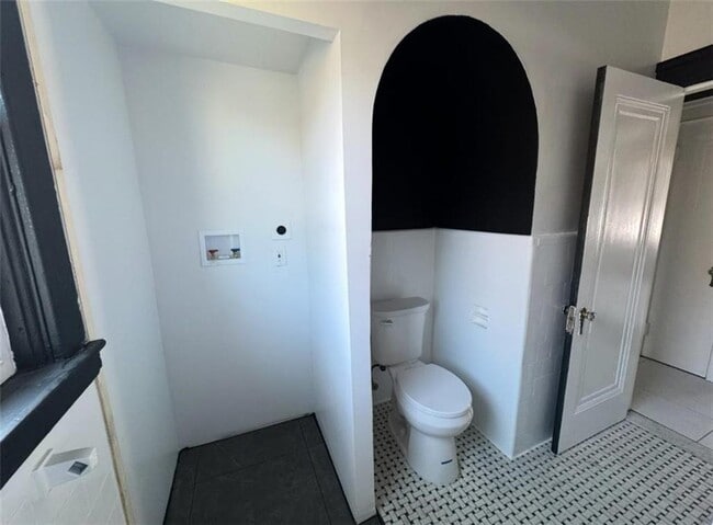 Building Photo - 140 Woodbine St