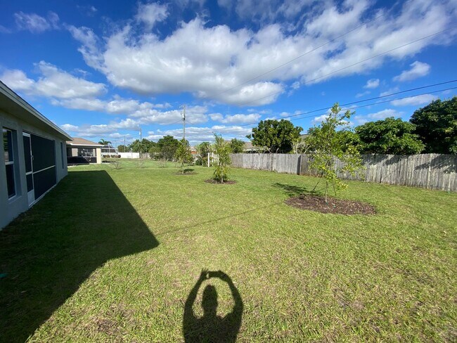 Building Photo - House for rent