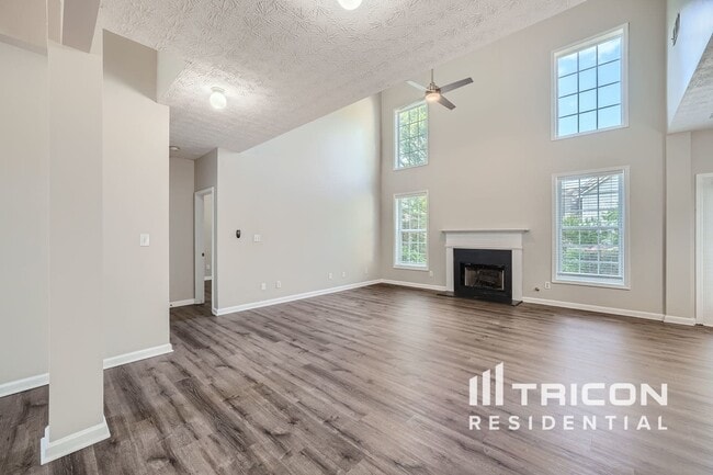 Building Photo - 733 Winbrook Dr
