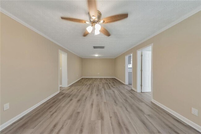 Building Photo - 3849 Dillard St