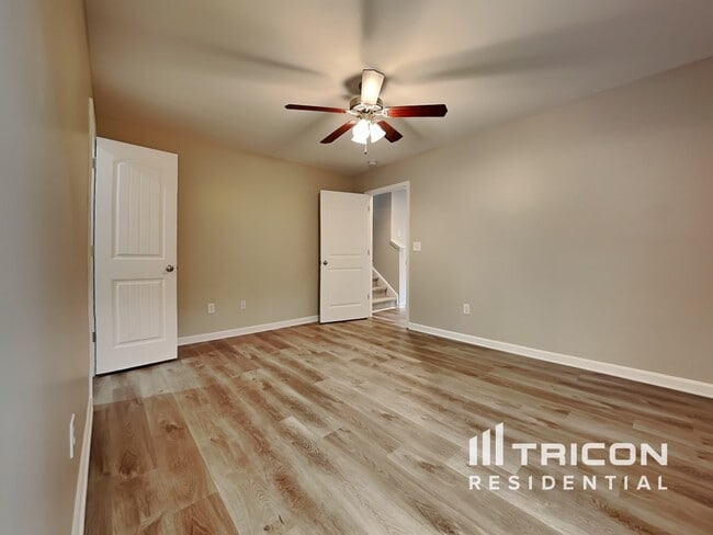 Building Photo - 104 Glazed Springs Ct