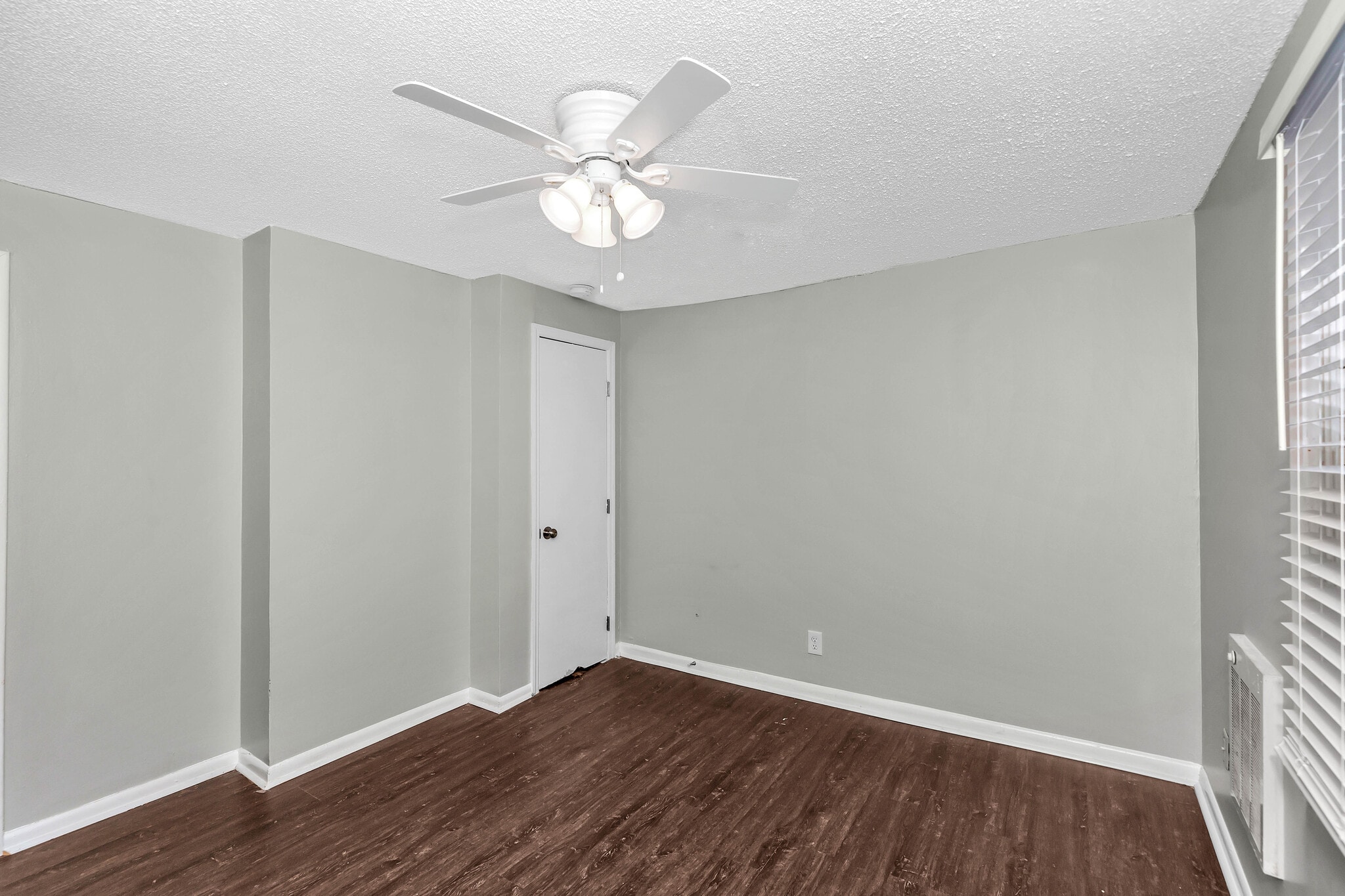 Building Photo - 3903 Telstar Cir SW