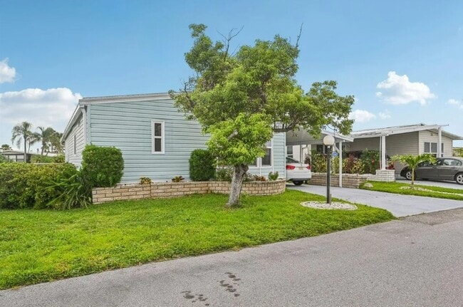 Building Photo - 106 Lazy River Rd