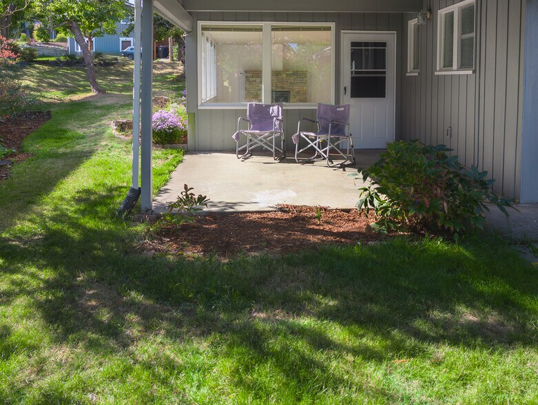 Covered Porch - 124 Rogers St NW