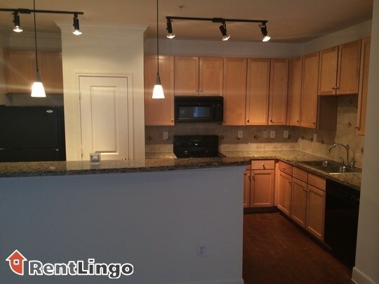 Building Photo - 1340 W Gray St