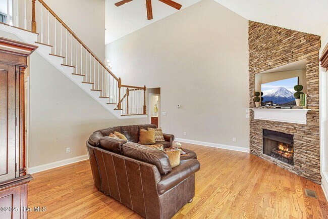 Building Photo - 103 Tomahawk Ct