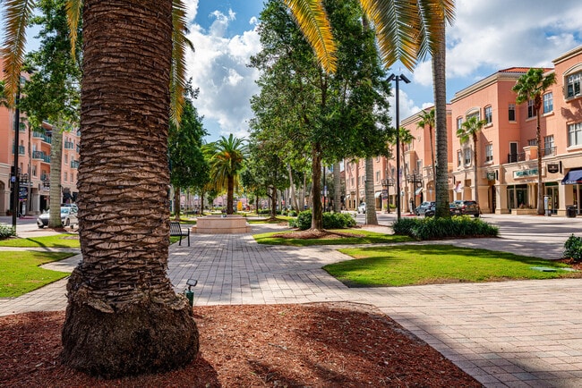 Building Photo - 101 SW 2nd Ave