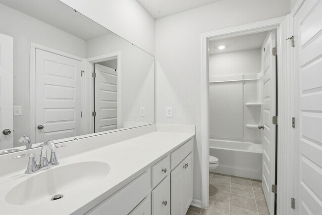 Building Photo - 145 Binscombe Ln