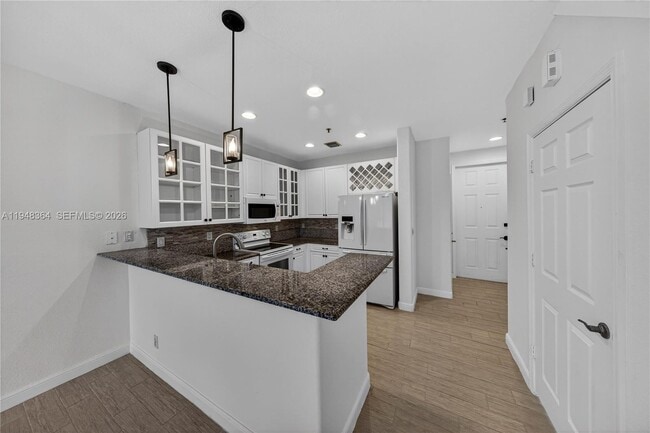 Building Photo - 4645 SW 75th Way