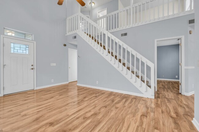 Building Photo - 5904 Colchester Dr