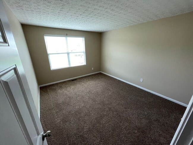 Building Photo - Beautiful 3 Bed 3 Bath Home For Rent!