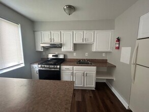 Building Photo - Affordable 2-Bedroom Apartment in Southwes...