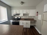 Building Photo - Affordable 2-Bedroom Apartment in Southwes...