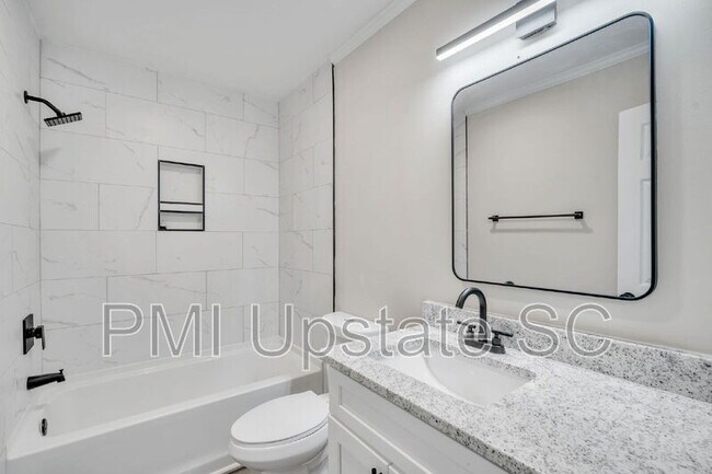 Building Photo - 120 Abbotsford Dr