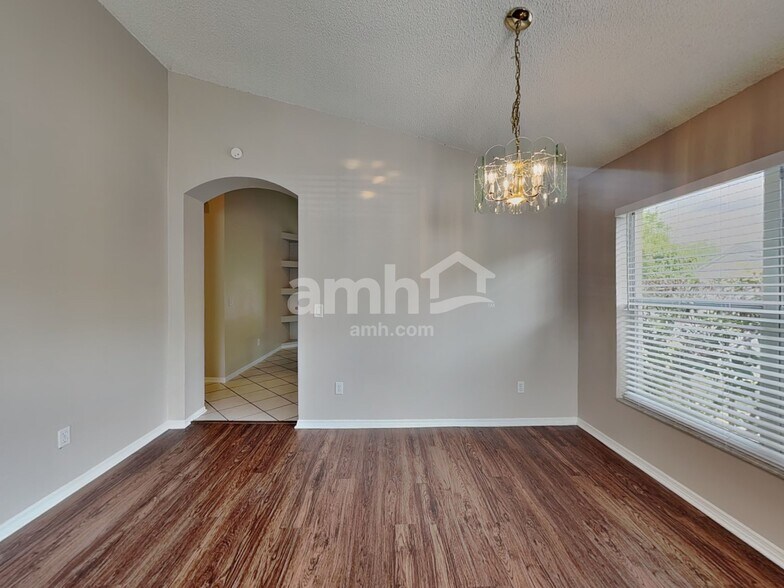 Building Photo - 503 Tree Shore Dr