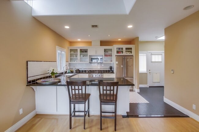 Building Photo - 2455 Presidio Dr