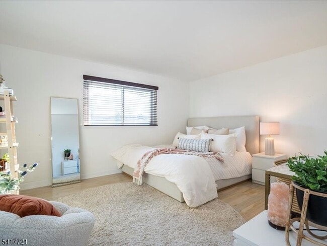 Building Photo - 15 Windemere Rd