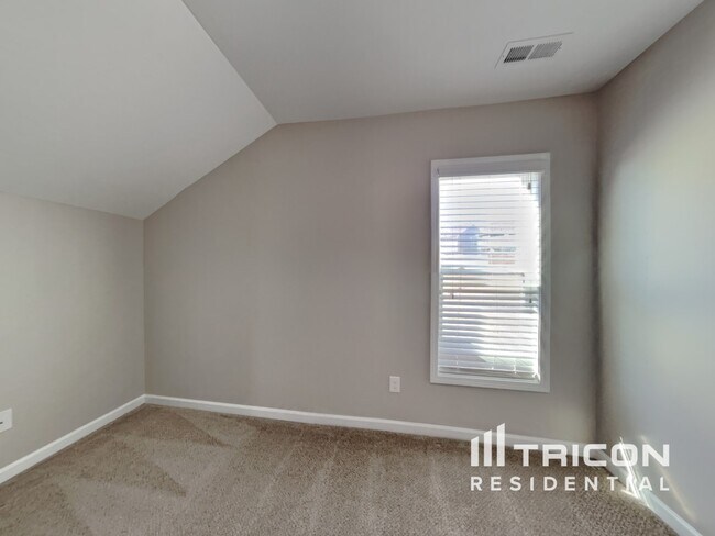 Building Photo - 169 Forsyth Pkwy