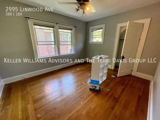 Building Photo - 2995 Linwood Ave