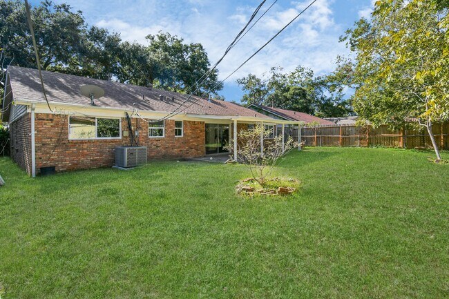 Building Photo - 9622 Vilven Ln