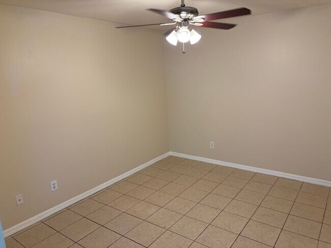 Building Photo - 4756-4758 28 ST SW