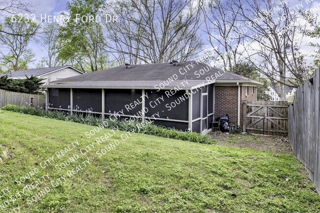 Building Photo - 6232 Henry Ford Dr