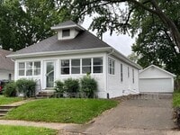 Building Photo - 3116 E 7th St