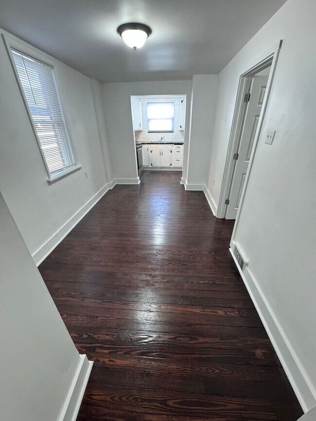 Building Photo - Gorgeous Fully Renovated 4-Bed 1-Bath House In Christy Park!!!