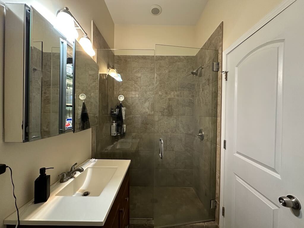 Building Photo - 1414 W Superior St