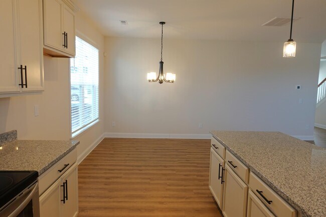 Building Photo - 107 River Trce Lp