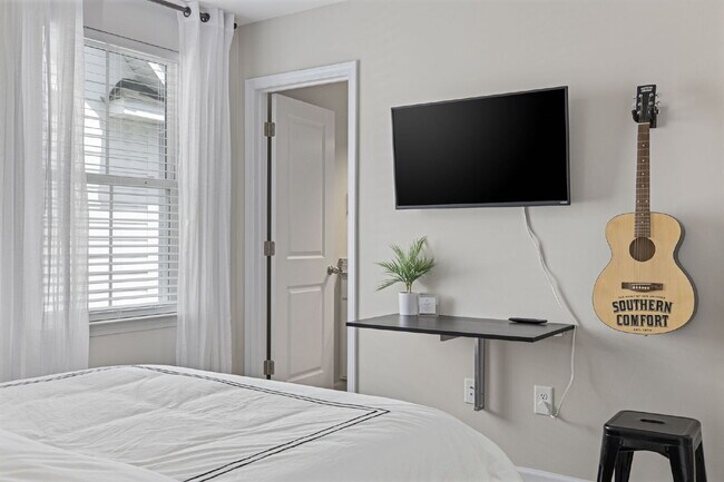 Building Photo - Fully Furnished Home in The Parks