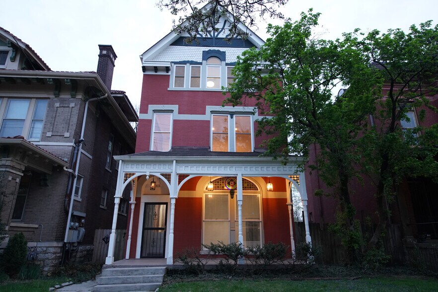 Building Photo - 112 W Ormsby Ave