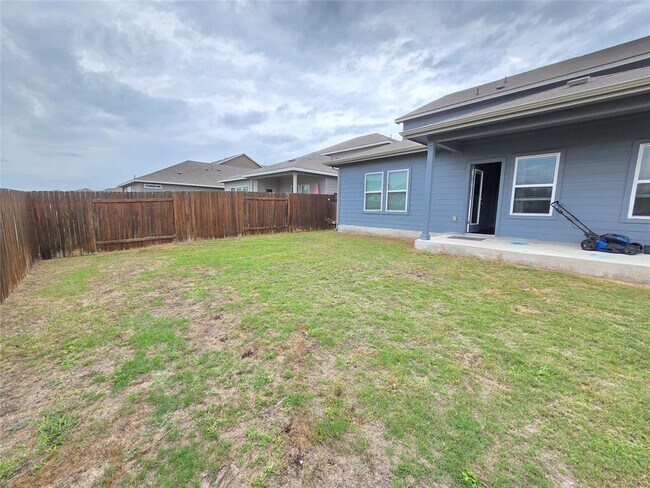 Building Photo - 1604 Homestead Farms Dr