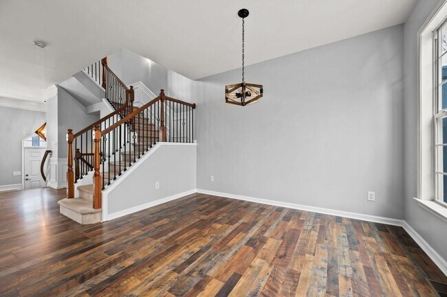 Building Photo - 1346 Thornborough Dr