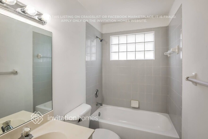 Building Photo - 15860 NW 14th Rd