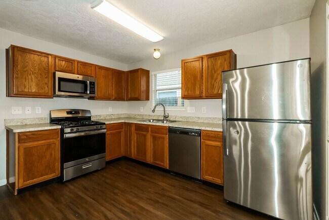 Building Photo - 32123 Decker Oaks Dr
