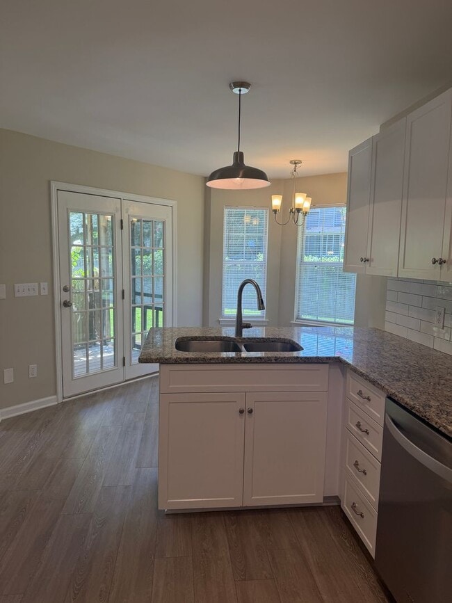 Building Photo - 4 bedroom home in Collegedale
