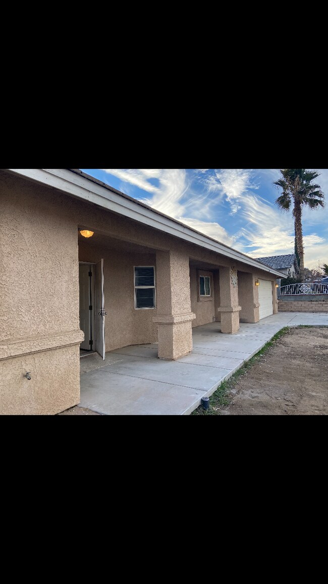 Building Photo - 16627 Ponca St