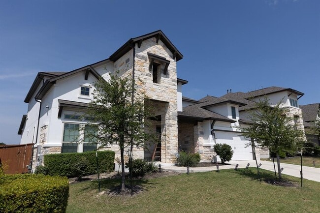 Building Photo - 2332 Giona Pl