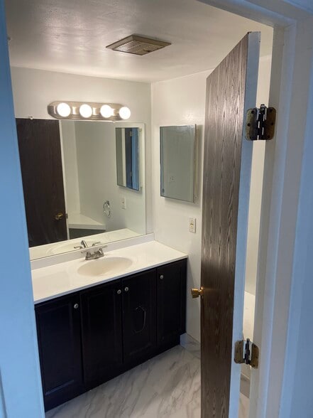 Bathroom - 30052 W 12 Mile Rd