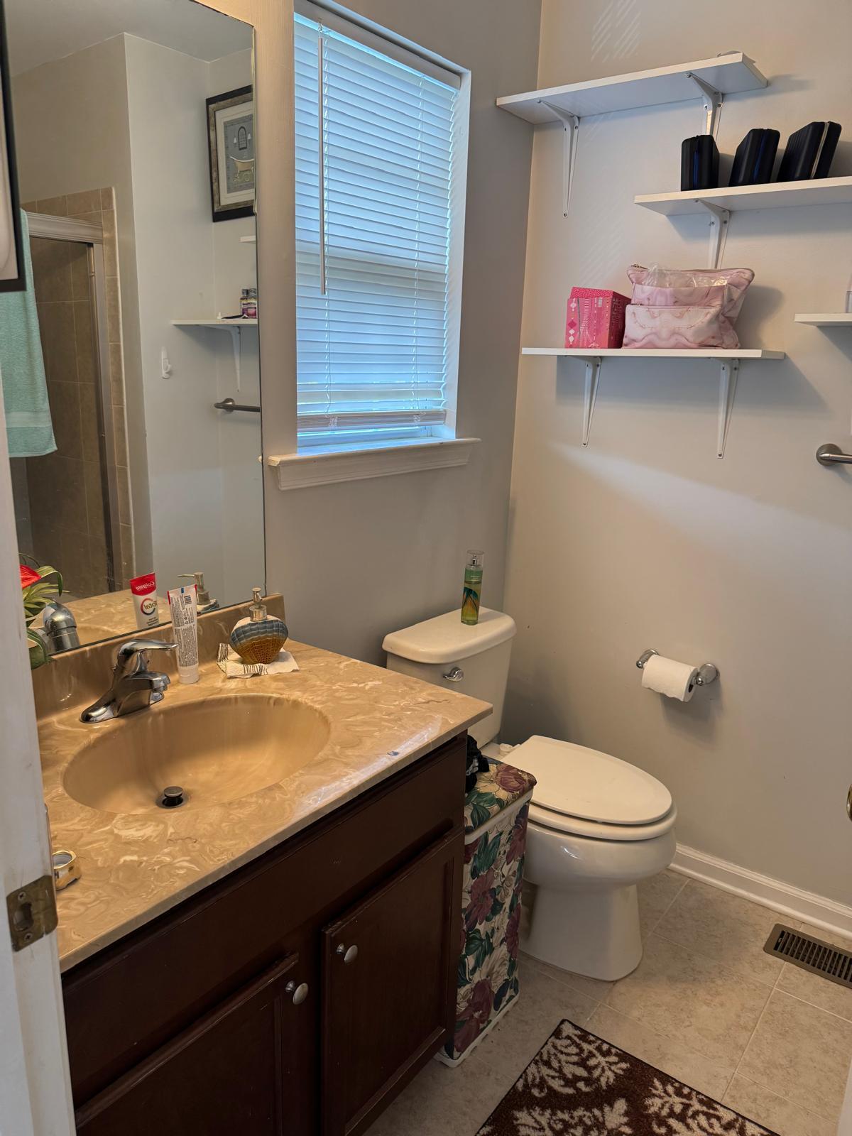 Bathe 2 Full - 6 Liam St