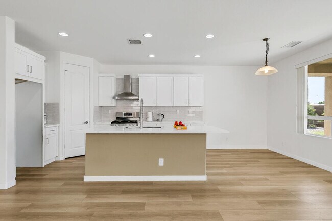 Building Photo - 81441 Avenida Gonzales