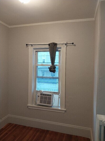 Building Photo - 1656 N Shore Rd