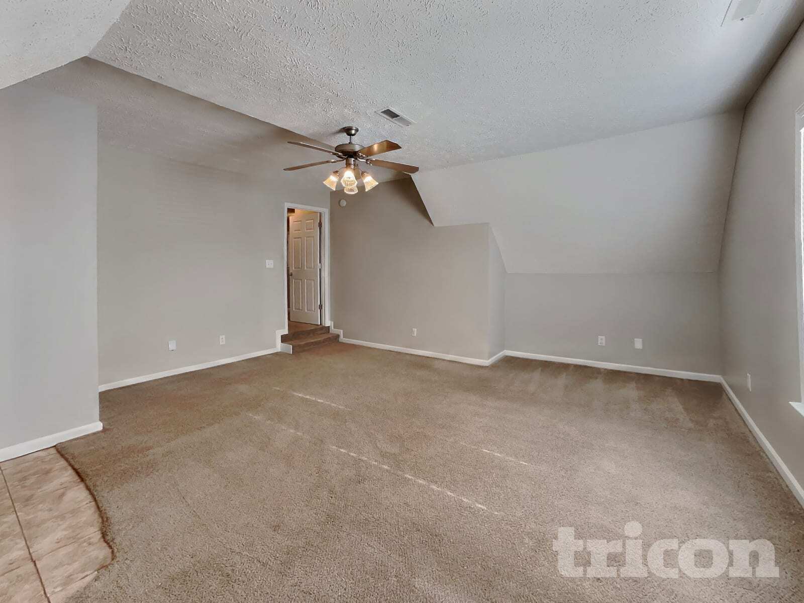 Building Photo - 1456 Colyn Avenue