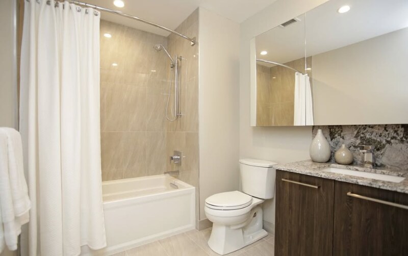 Building Photo - 749 N Hudson Ave