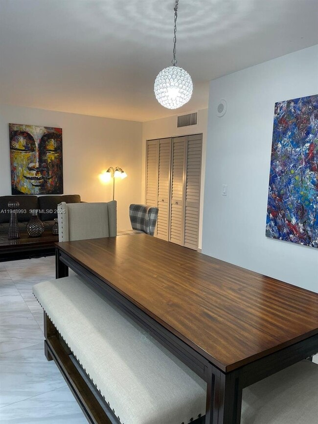 Building Photo - 16919 N Bay Rd