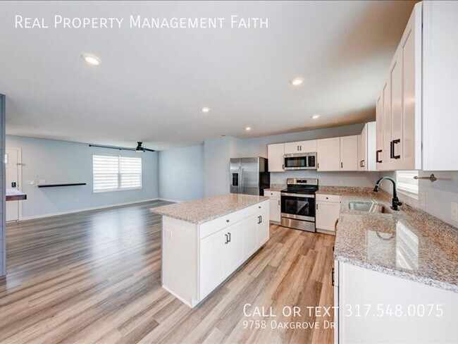 Building Photo - 9758 Oak Grove Dr