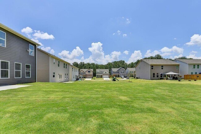 Building Photo - 7309 Yewtree Dr